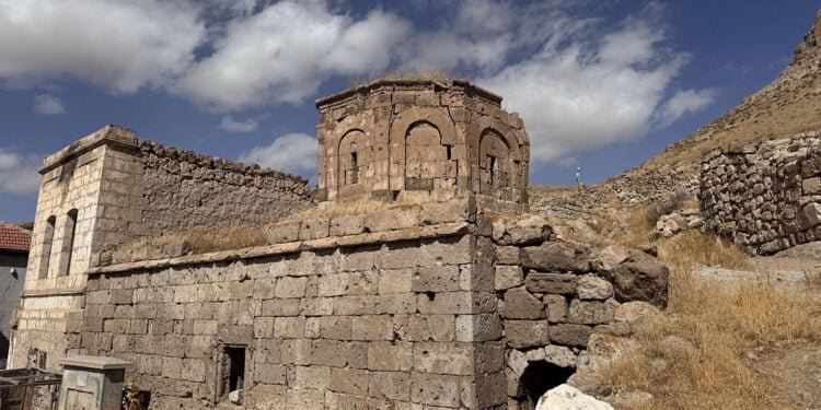 agios-georgios-kaisareia-ekklisia-750x375