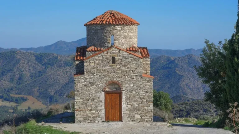 panagia-leukara